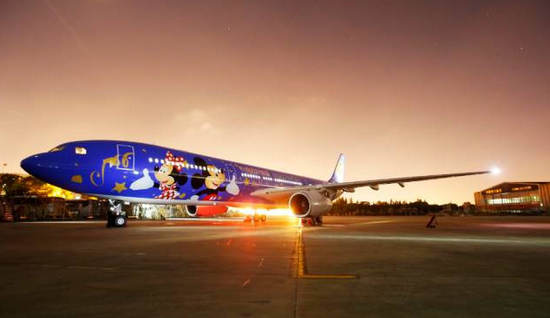 米老鼠機身廣告3 米老鼠機身廣告3