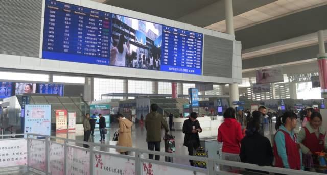 成都東站高鐵站廳LED廣告 成都東站高鐵站廳LED廣告