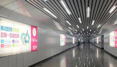 廣州進站通道東西側(cè)燈箱套裝廣告 廣州進站通道東西側(cè)燈箱套裝廣告
