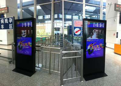 韶關站檢票口LCD刷屏機廣告 韶關站檢票口LCD刷屏機廣告