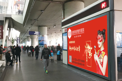 成都機(jī)場(chǎng)T2到達(dá)出口燈箱廣告 成都機(jī)場(chǎng)T2到達(dá)出口燈箱廣告