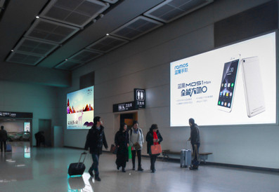 濟南西站到達層出租車通道墻面燈箱廣告 濟南西站到達層出租車通道墻面燈箱廣告