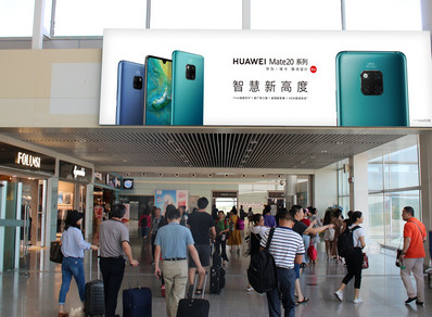 南昌昌北T出發層出發廳墻面燈箱廣告