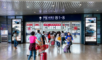 武漢高鐵站刷屏機廣告效果好不好?