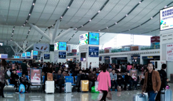 深圳高鐵站風亭燈箱廣告有什么優勢?