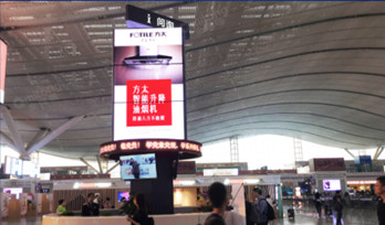 深圳高鐵站魔方柱廣告有哪些優勢?