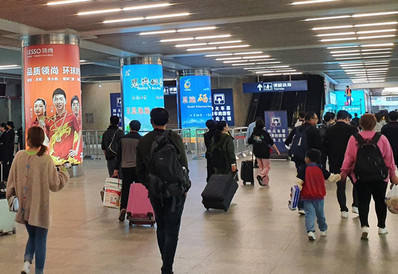漢口站出站大廳包柱燈箱廣告 漢口站出站大廳包柱燈箱廣告