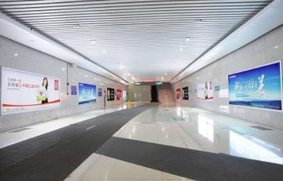 郁南站出站通道壁掛燈箱廣告 郁南站出站通道壁掛燈箱廣告