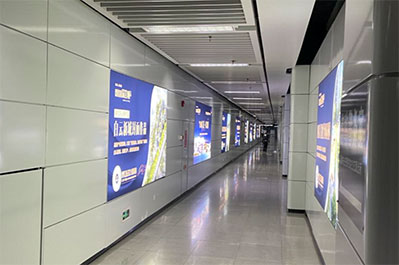 東廣場出入口通道燈箱套裝 東廣場出入口通道燈箱套裝