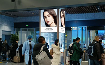 貴陽機場一層國內到達行李提取大廳出口處包柱燈箱 貴陽機場一層國內到達行李提取大廳出口處包柱燈箱