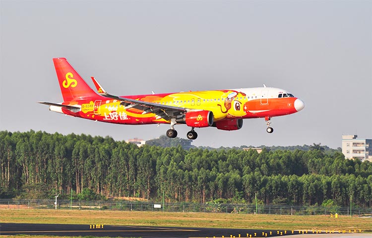 上好佳春秋航空全機身噴涂廣告3