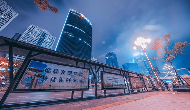 昆明人民路候車亭廣告都有哪些特性？