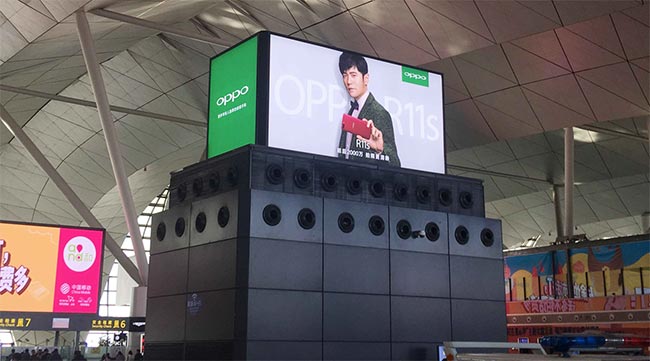 出發值機大廳安檢前風塔燈箱廣告