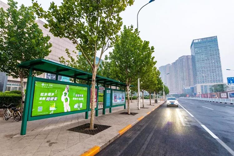 四季優美天津候車亭廣告4