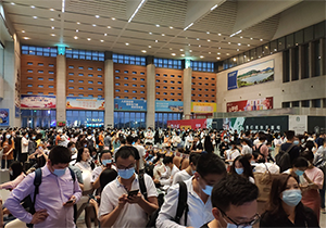 泉州高鐵站廣告價(jià)格多少錢？泉州動(dòng)車站最大廣告牌？泉州站廣告