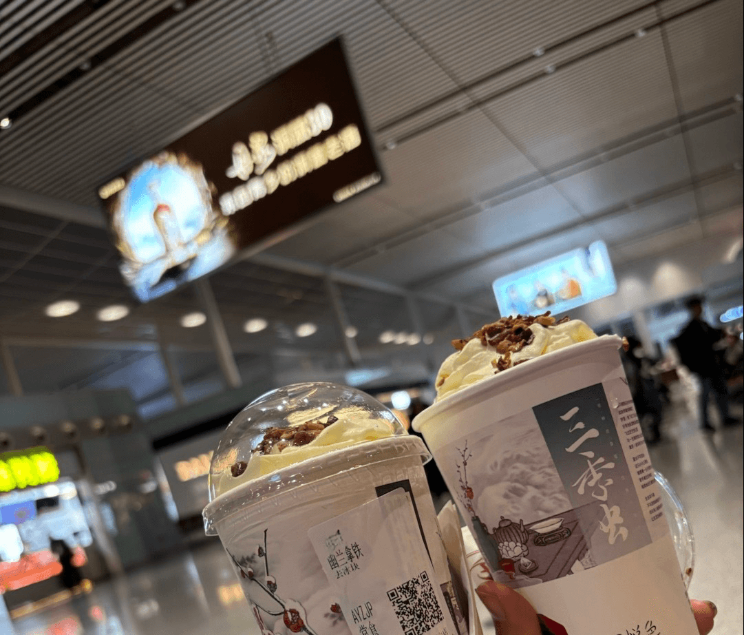 長沙黃花機(jī)場廣告價(jià)格收費(fèi)多少錢？長沙機(jī)場LED廣告牌春運(yùn)熱門廣告