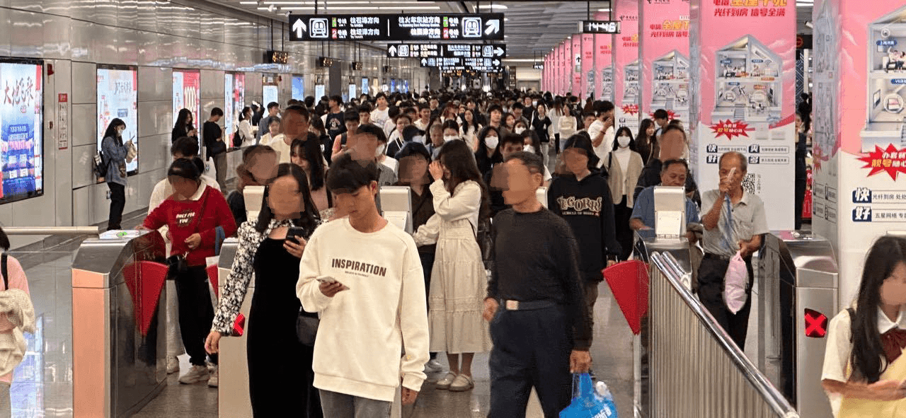 南寧地鐵廣告價格收費多少錢？南寧地鐵朝陽廣場站站廳包柱廣告