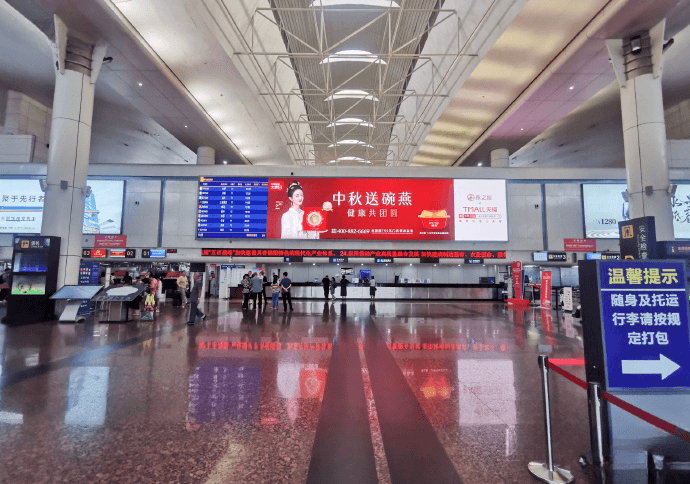 綿陽南郊機(jī)場廣告價格收費多少錢？綿陽機(jī)場出發(fā)春運(yùn)熱門廣告牌