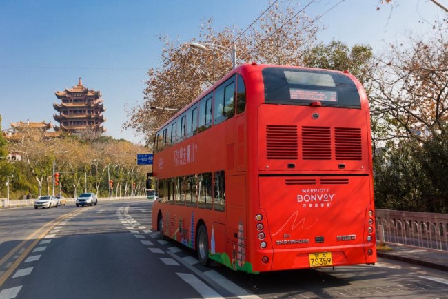 武漢公交車雙層巴士廣告價格收費，武漢雙層旅游觀光公交車身廣告