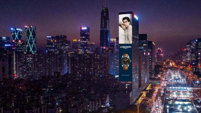 深圳福田大中華IFC深南大道希爾頓酒店LED廣告，深圳LED大屏廣告價格