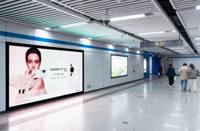 合肥地鐵LED大屏廣告價(jià)格收費(fèi)，合肥地鐵站廳通道閘機(jī)口墻面大屏