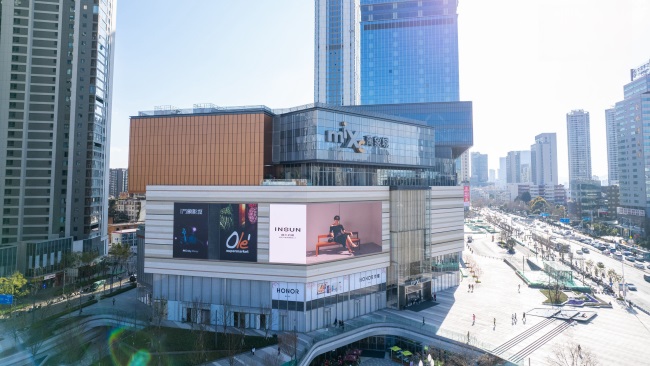?昆明官渡萬象城折角裸眼3D戶外LED廣告，昆明LED大屏廣告價格收費