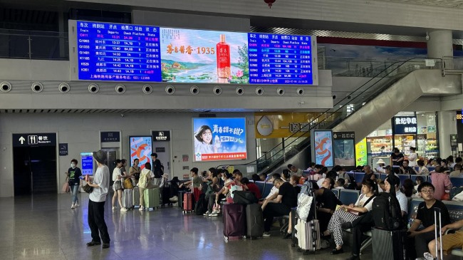 金華火車站廣告價(jià)格收費(fèi)標(biāo)準(zhǔn)，金華高鐵站候車大廳LED大屏廣告牌