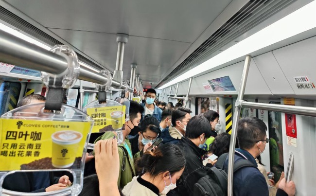 昆明地鐵車廂拉手列車拉環廣告優勢分析，昆明地鐵廣告價格收費