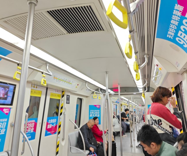 天津地鐵內包車廣告車廂內貼紙投放案例圖，天津地鐵列車廣告價格