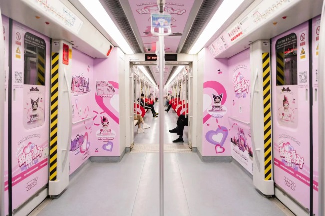 昆明地鐵車廂創(chuàng)意內(nèi)包車貼廣告投放案例，昆明地鐵列車廣告價格