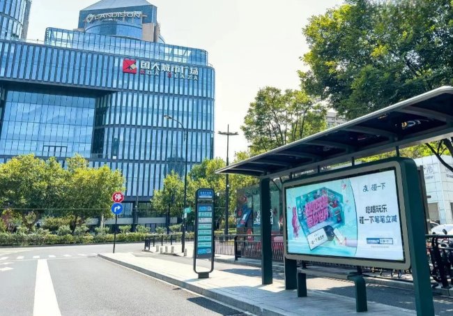 杭州公交廣告價格，杭州候車亭站牌巴士站臺燈箱廣告優勢分析案例