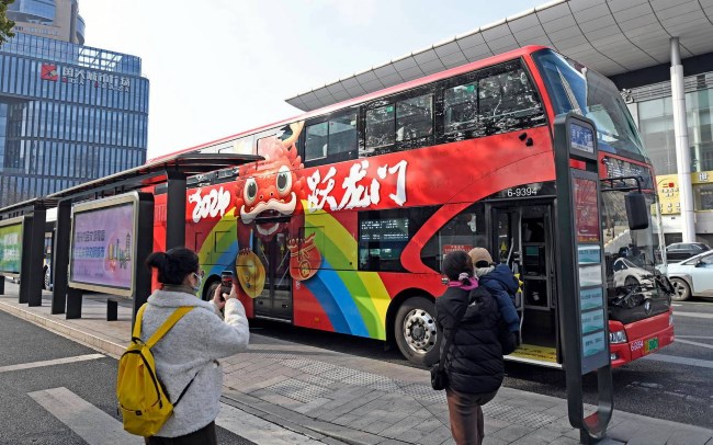 杭州雙層公交廣告外車身貼巴士廣告，杭州公交車廣告價格