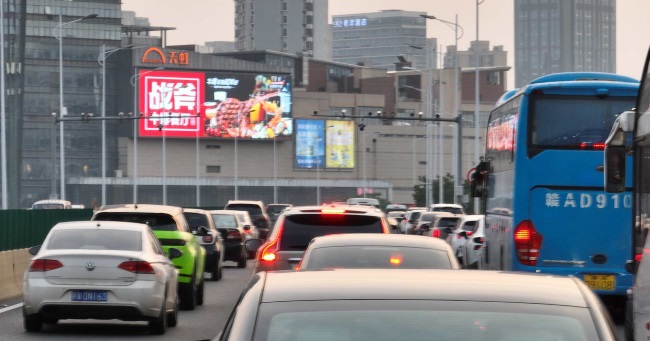 南昌朝陽天虹戶外LED廣告投放，南昌大屏廣告價格