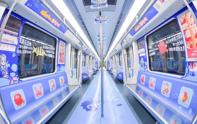 長沙地鐵2號線全景內包車廣告案例，長沙地鐵車廂貼廣告價格