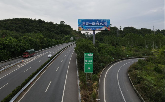 重慶渝涪渝遂高桿立柱廣告投放，重慶渝瀘高速大牌廣告價格