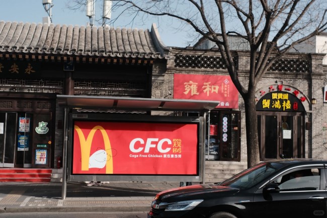 北京公交站臺燈箱廣告投放，北京巴士候車亭廣告價格