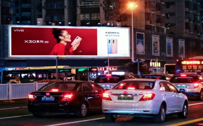 很多企業(yè)主搞不清楚線下媒體和戶外媒體有什么區(qū)別，詳細(xì)分析線下媒體和戶外媒體的區(qū)別。