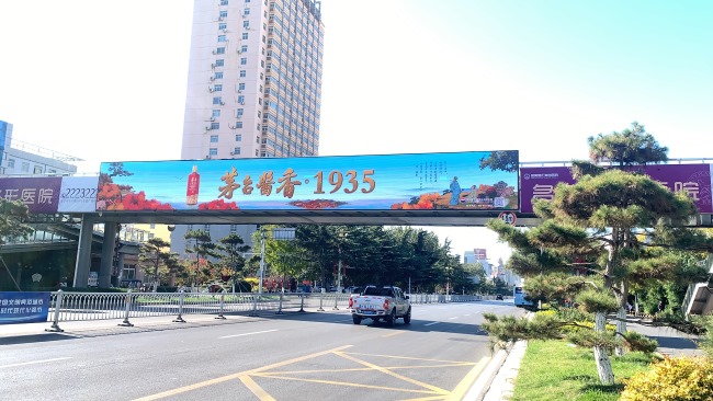 濟寧主干道天橋雙面LED廣告投放，濟寧路面上方大屏廣告價格