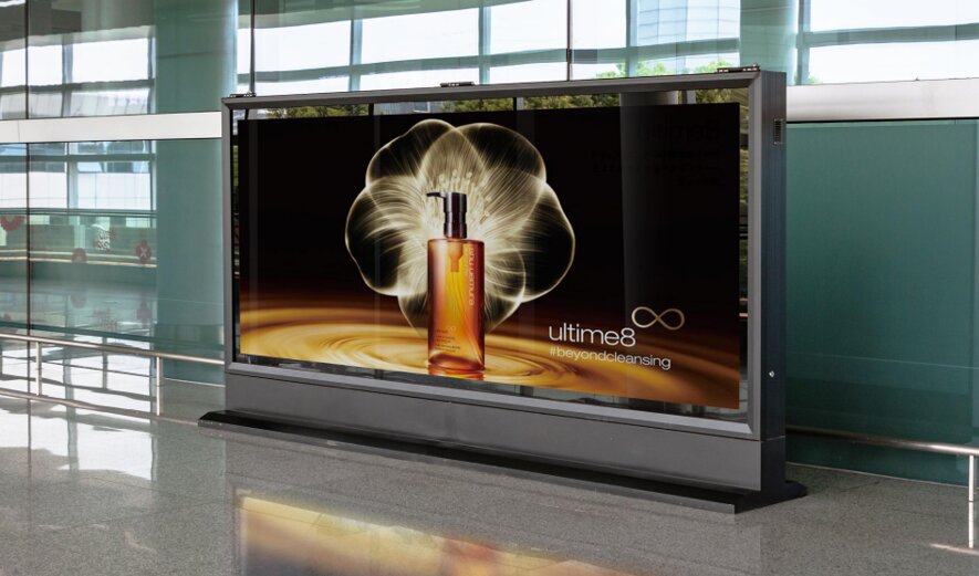 第一戶外傳媒-長沙黃花機場-T2出發層磁浮連廊站立式燈箱 第一戶外傳媒-長沙黃花機場-T2出發層磁浮連廊站立式燈箱