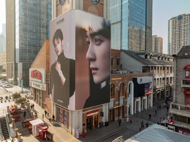 武漢武昌漢街鐘樓SKP戶外LED廣告投放，武漢昭君廣場(chǎng)LED大屏廣告