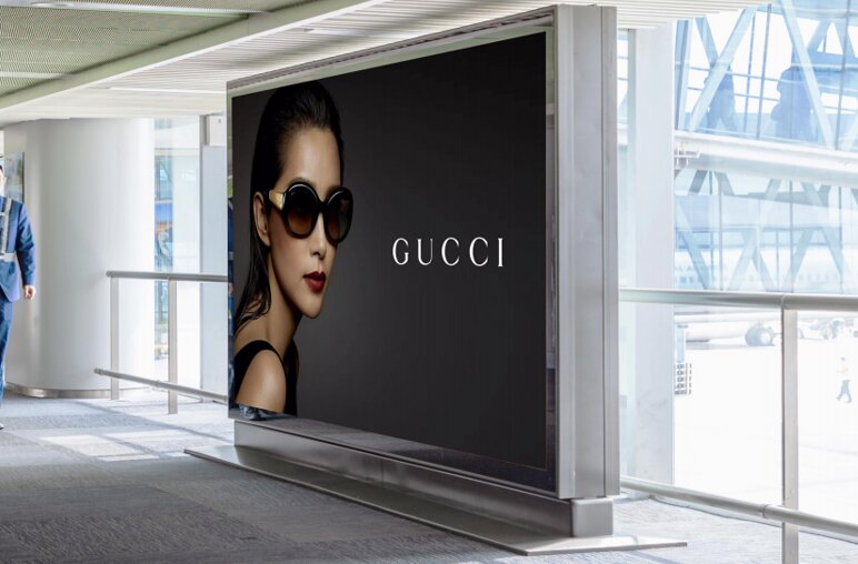 第一戶外傳媒-長沙黃花機場-T2到達夾層進港通廊站立式燈箱 第一戶外傳媒-長沙黃花機場-T2到達夾層進港通廊站立式燈箱