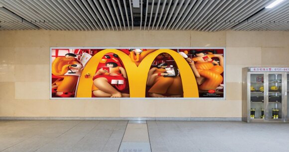 第一戶外傳媒-長沙黃花機場-T2商業層墻面燈箱 第一戶外傳媒-長沙黃花機場-T2商業層墻面燈箱