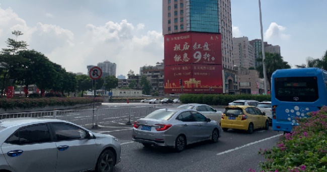 佛山城門頭南國酒店大牌廣告價格，佛山戶外大牌廣告投放