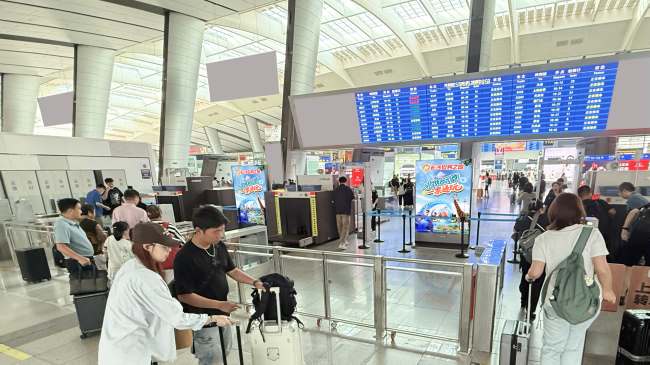 北京南高鐵站進站安檢口LED廣告投放，北京南站大屏廣告價格