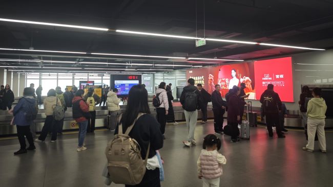 佛山機場行李轉盤燈箱廣告：精準觸達抵達旅客的黃金視窗