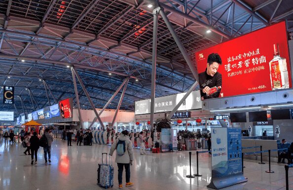 濟南遙墻機場廣告價格收費多少錢？濟南機場春運出發到達廣告大屏