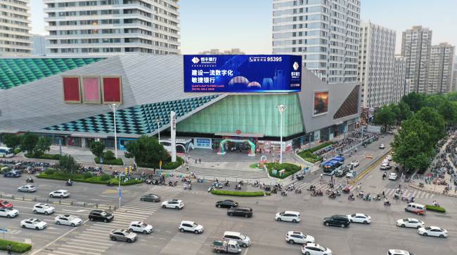 濟(jì)南高新萬達(dá)3D大屏：城市主干道的視覺地標(biāo)