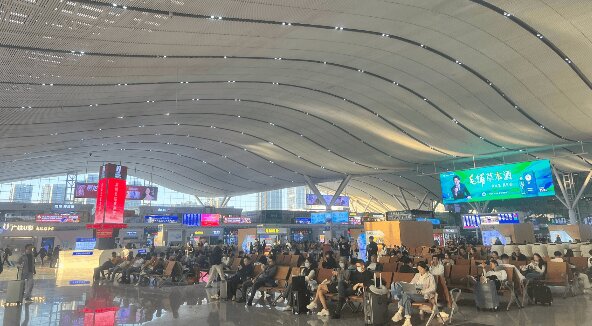 深圳北站大屏廣告價格收費？深圳北高鐵站春運候車熱門吊頂LED廣告