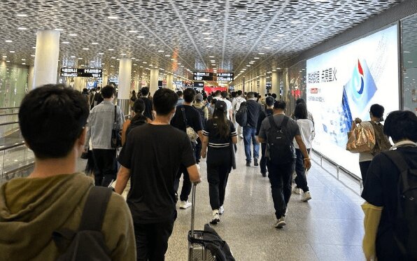 深圳機場春運廣告位價格多少錢？深圳寶安機場到達廣告牌假期返程