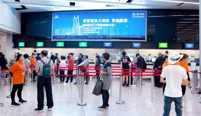 香港西九龍站售票廳燈箱：跨境客流的關鍵視覺觸點